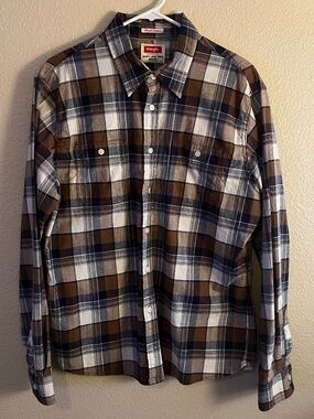 Wrangler Flex for Comfort Men’s Flannel Button Up Shirt